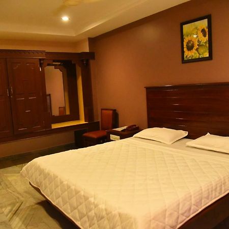 Hotel Subhalakshmi Palace カライクディ エクステリア 写真